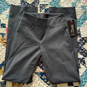 these charcoal boot cut pants are a size 4 have never been worn. Brand: Rekucci.